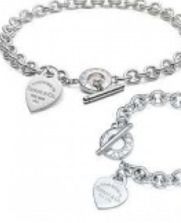 RETURN TO TIFFANY & CO HEART TAG TOGGLE SET FOR SALE -$189